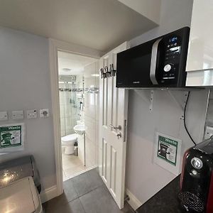 Deluxe Studio